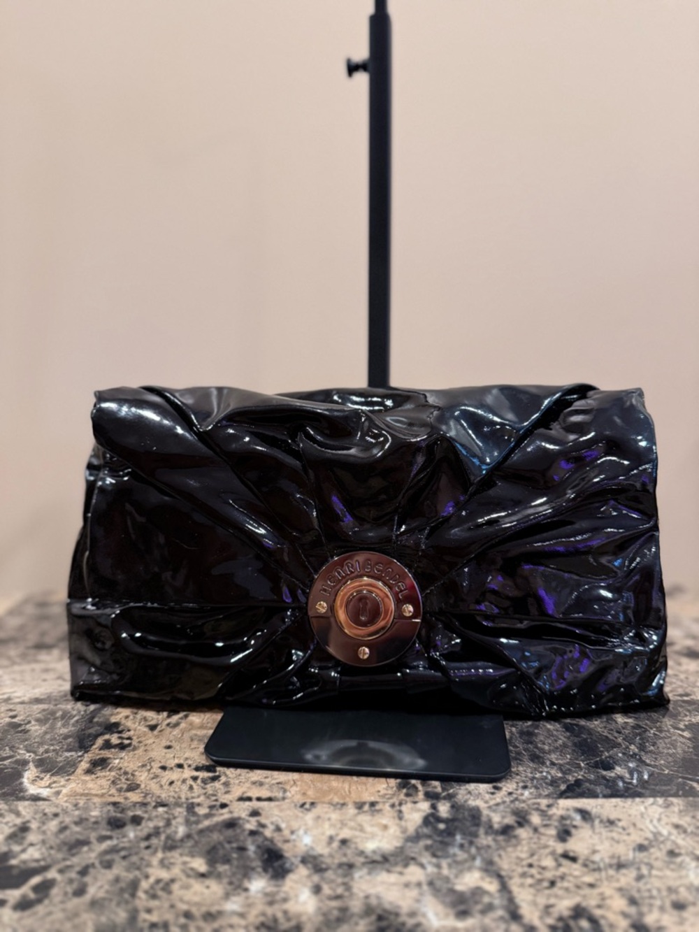 ❌SOLD❌Henri Bendel Black Patent Leather Pleated Shoulder Bag / Clutch RARE - Picture 8 of 16